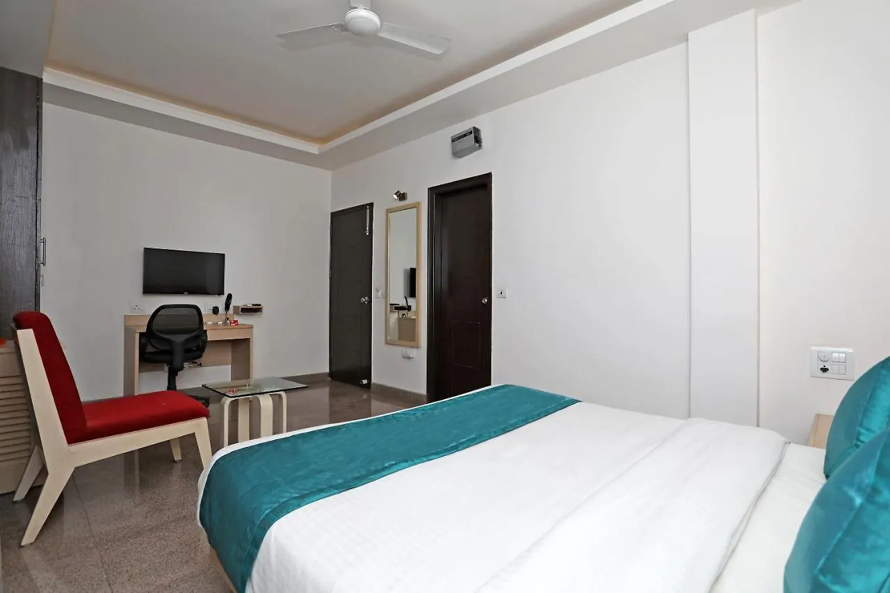 Oyo 10028 Lotus Panache Hotel Gurgaon India