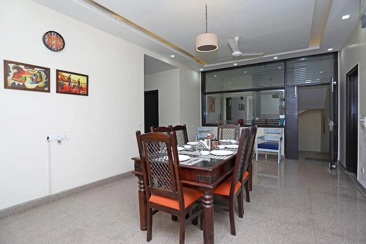Oyo 10028 Lotus Panache Hotel Gurgaon