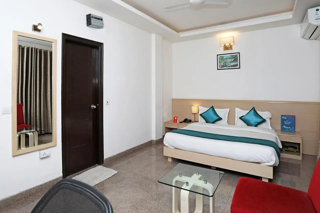 Oyo 10028 Lotus Panache Hotel Gurgaon