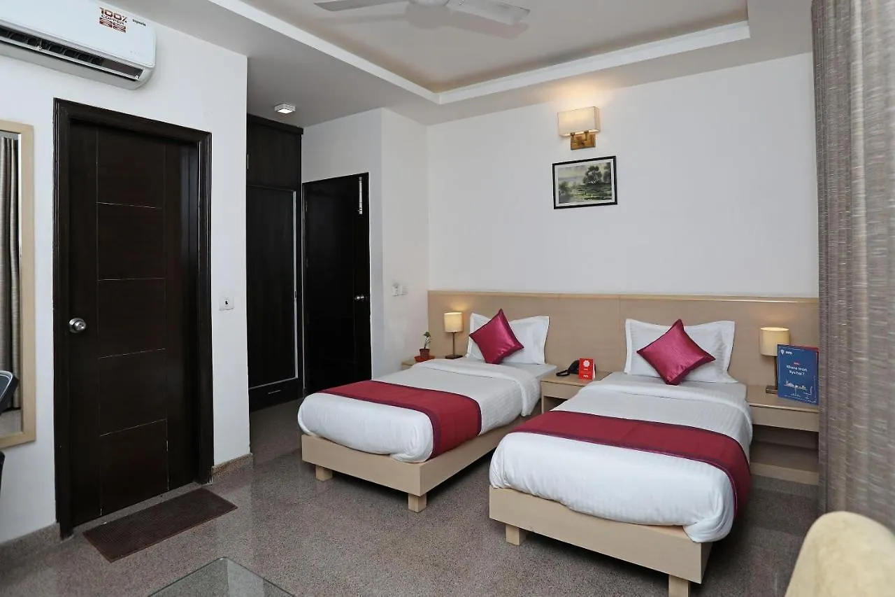 ***  Oyo 10028 Lotus Panache Hotel Gurgaon India