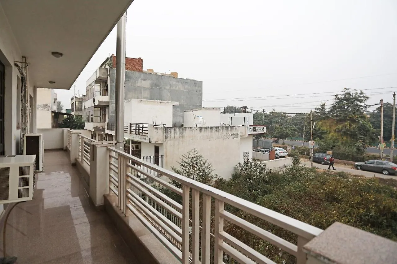***  Oyo 10028 Lotus Panache Hotel Gurgaon India