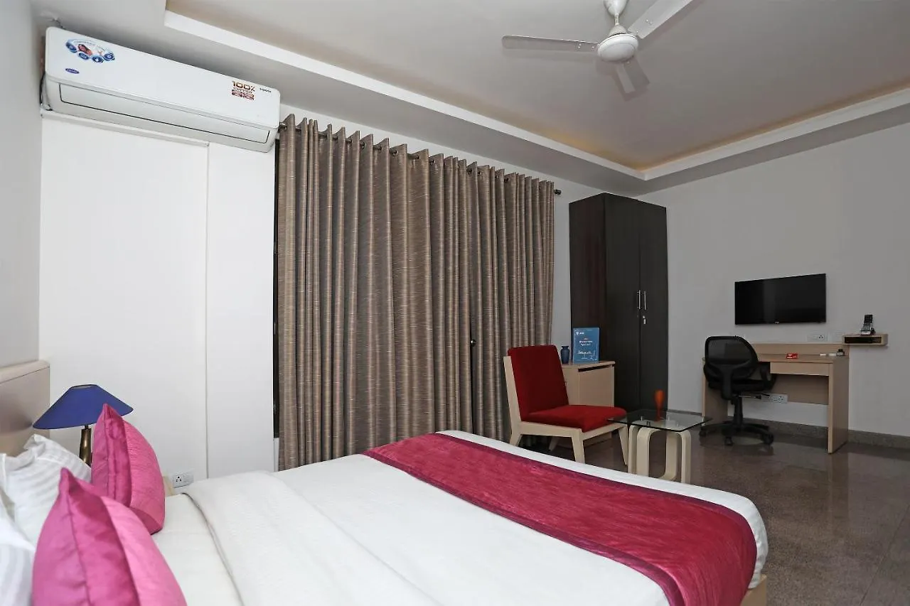 Oyo 10028 Lotus Panache Hotel Gurgaon